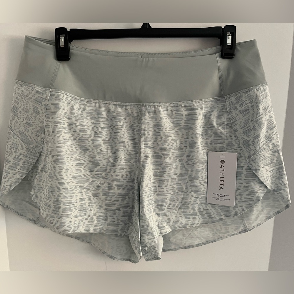 Athleta Lifestyle Active Shorts w/jersey mesh panties. Lightweight Fast dry